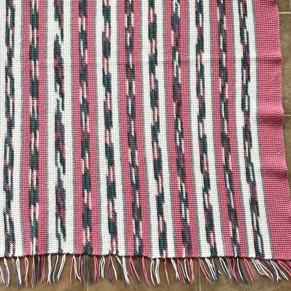 Knitted Lap Sofa Throw With Tassels Southwest Design 59” x 47” - Picture 12 of 15